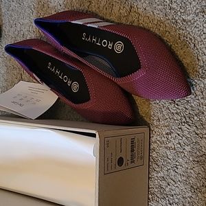 NIB Magenta Racing Stripe Pointed Rothys